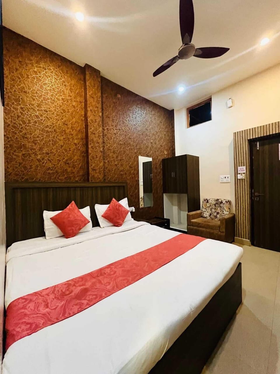 Deluxe Double Room, City View | Laptop workspace, iron/ironing board, free WiFi
