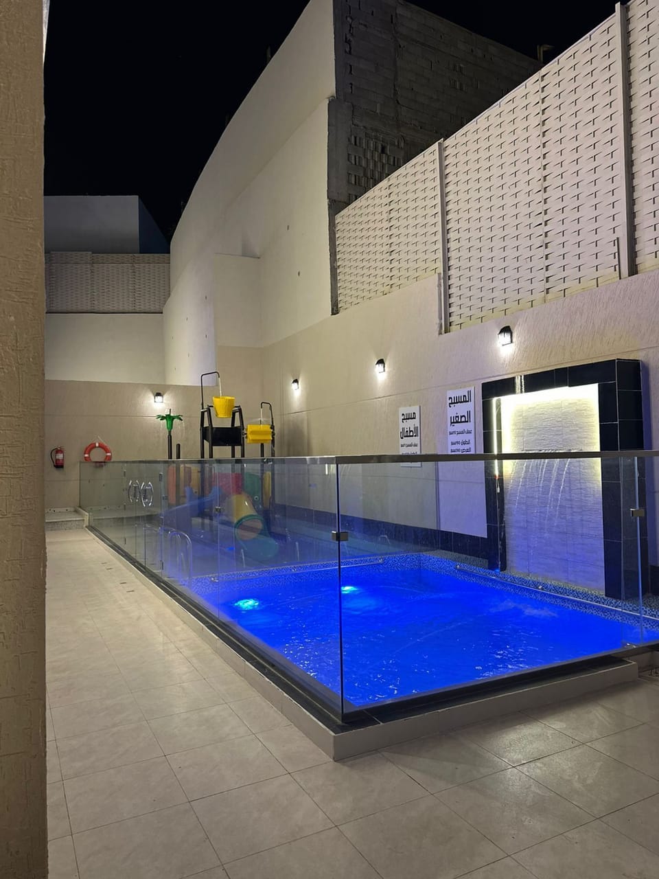 10 outdoor pools