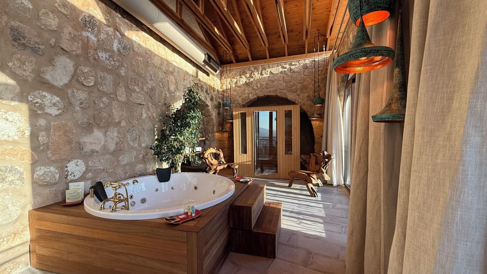 Royal Suite, Mountain View | Bathroom | Hair dryer, slippers, towels, soap