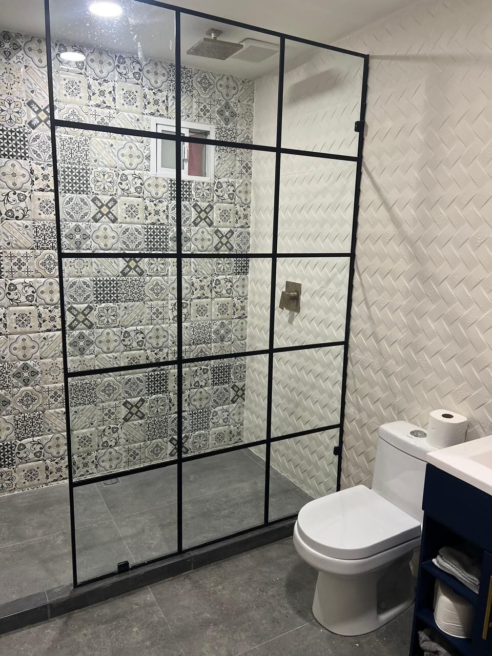 Superior Studio | Bathroom
