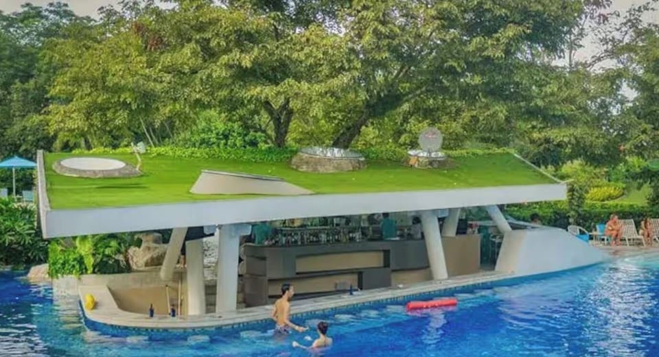 5 outdoor pools
