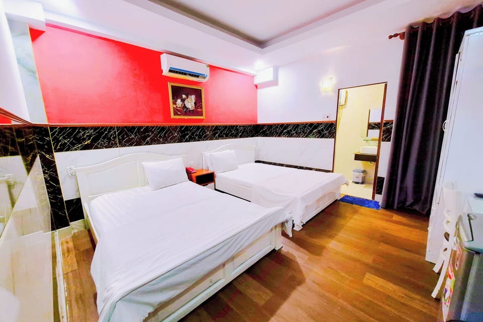 Family Room | Desk, iron/ironing board (on request), WiFi (free), bed sheets