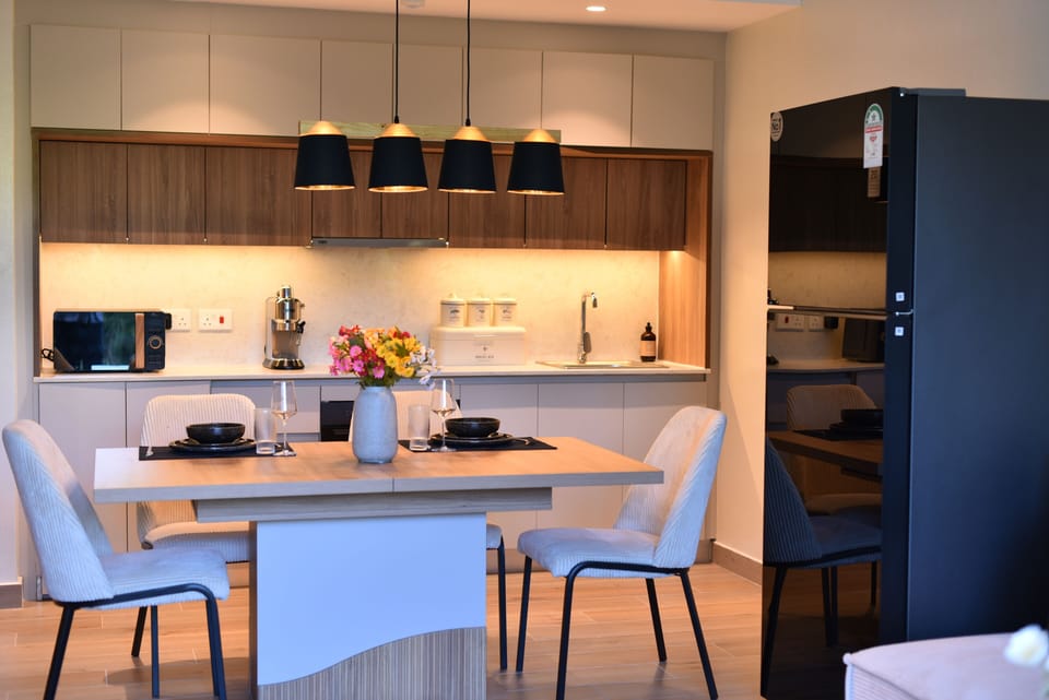 Apartment, 1 Bedroom, Balcony | Dining room