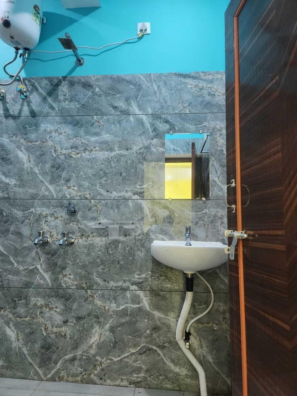 Shower, towels, soap, shampoo