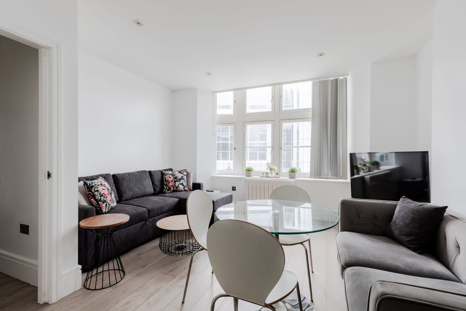 Superb 2 Bedroom Apartments Hotel in City of Westminster