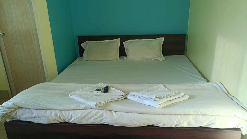 Deluxe Room | Rollaway beds (surcharge), WiFi (free), bed sheets