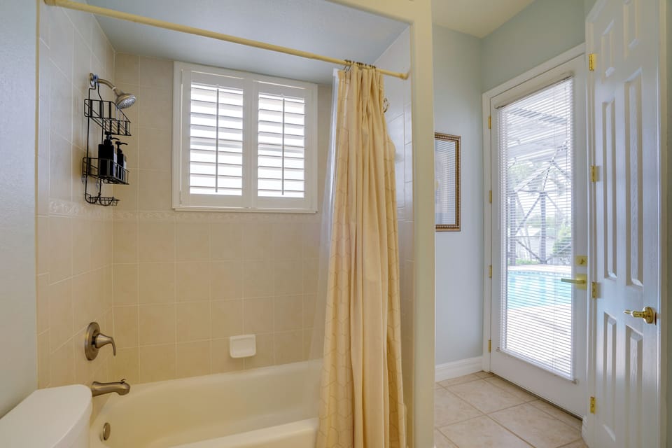 Cape Coral Lakefront Living! Home w/ Pool, Lanai Cottage in Cape Coral