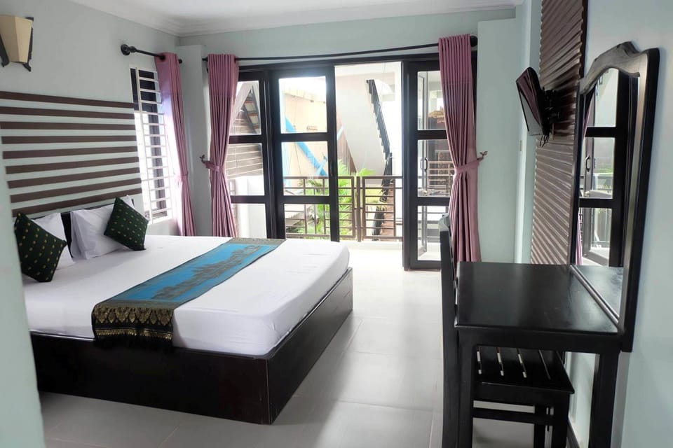 Standard Double Room | Desk, WiFi (free)