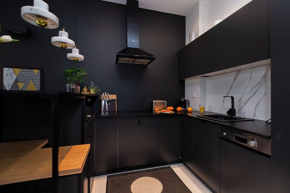 Comfort Apartment, Balcony, Courtyard View | Private kitchen | Electric kettle