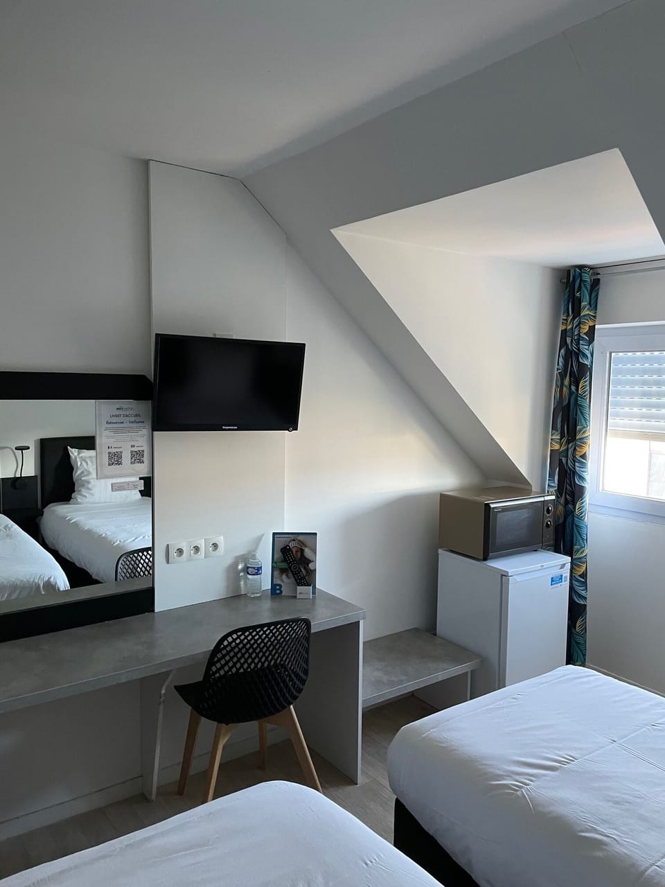 Comfort Triple Room | Desk, soundproofing, iron/ironing board, free WiFi