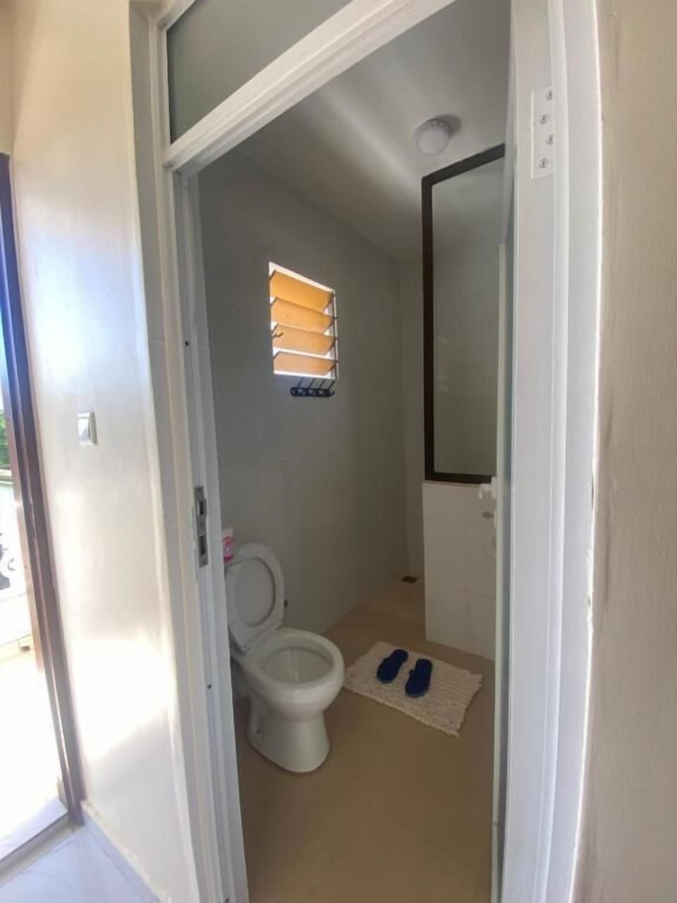 Deluxe Double Room | Bathroom | Shower, slippers, towels, soap