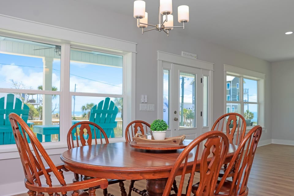 House, Multiple Beds (Turtle Watch) | Dining