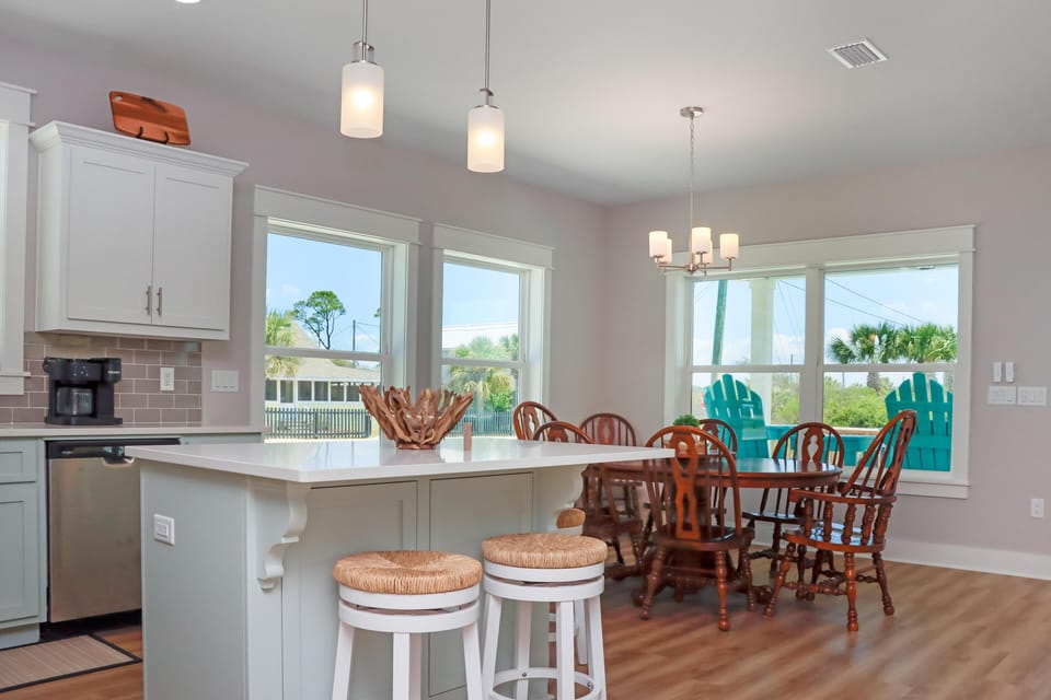 House, Multiple Beds (Turtle Watch) | Dining