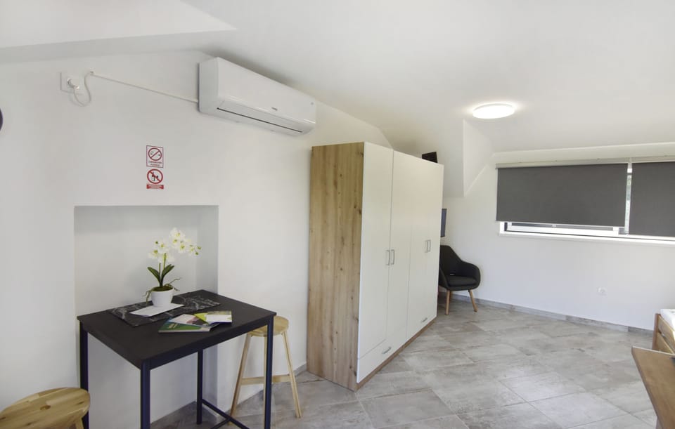 Apartment, 1 Bedroom | Living room