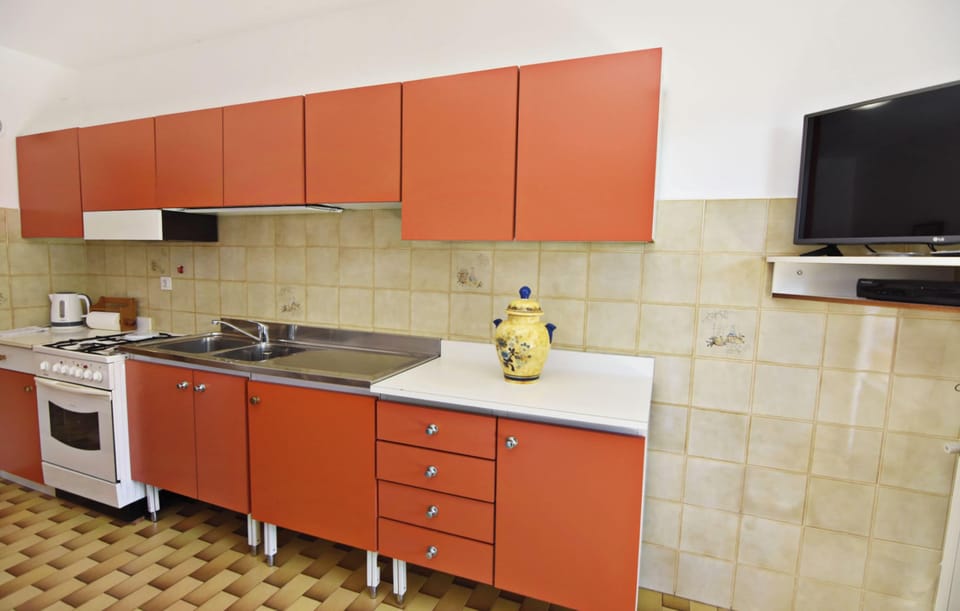 Apartment, 2 Bedrooms, Patio, Garden View | Interior
