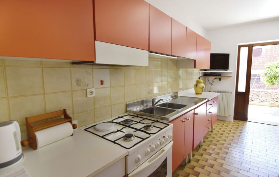 Apartment, 2 Bedrooms, Patio, Garden View | Interior