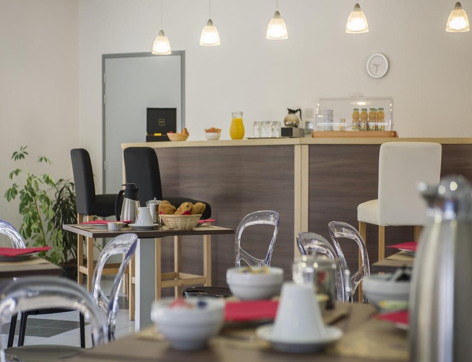 Apartment | Dining