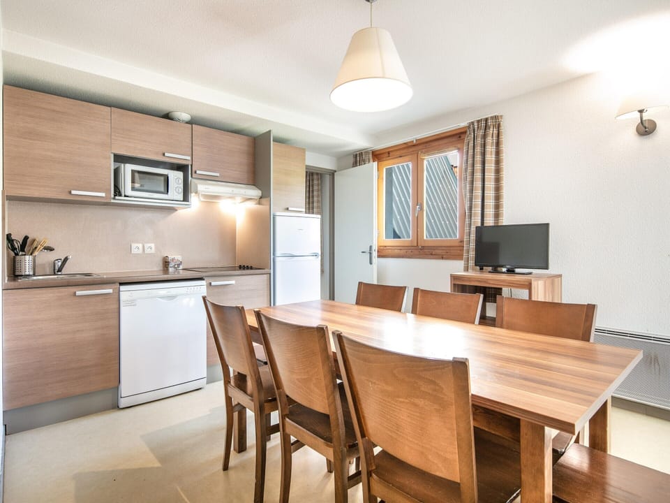 Apartment | Dining