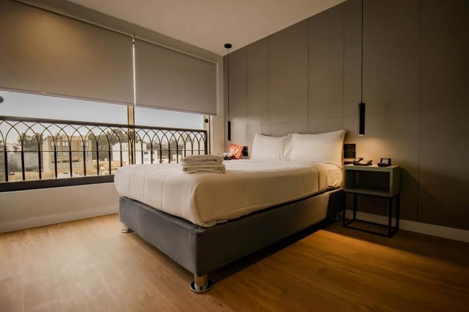 Standard Room | Desk, laptop workspace, WiFi (free), bed sheets