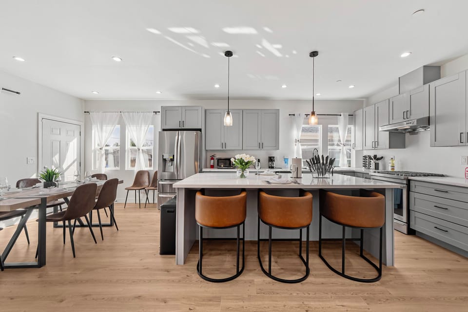Premium House, Multiple Bedrooms, Air conditioning, Garden Area | Private kitchen | Full-size fridge, microwave, oven, stovetop