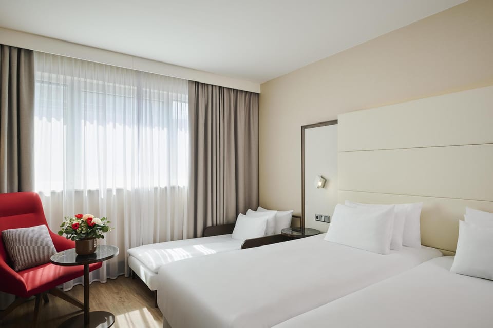 Premium bedding, pillowtop beds, minibar, in-room safe