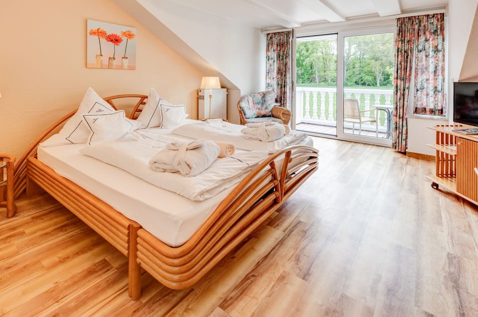 Double Room, Balcony | Minibar, in-room safe, free cribs/infant beds, free WiFi