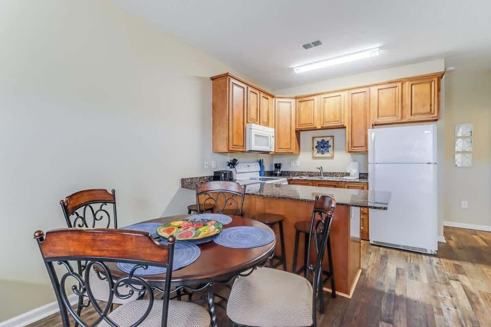 Townhome, Multiple Beds (1225 C Century Oaks) | 3 bedrooms, individually decorated, individually furnished, bed sheets