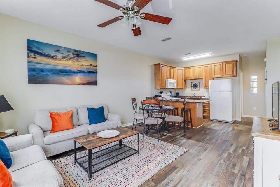 Townhome, Multiple Beds (1225 C Century Oaks) | Living area