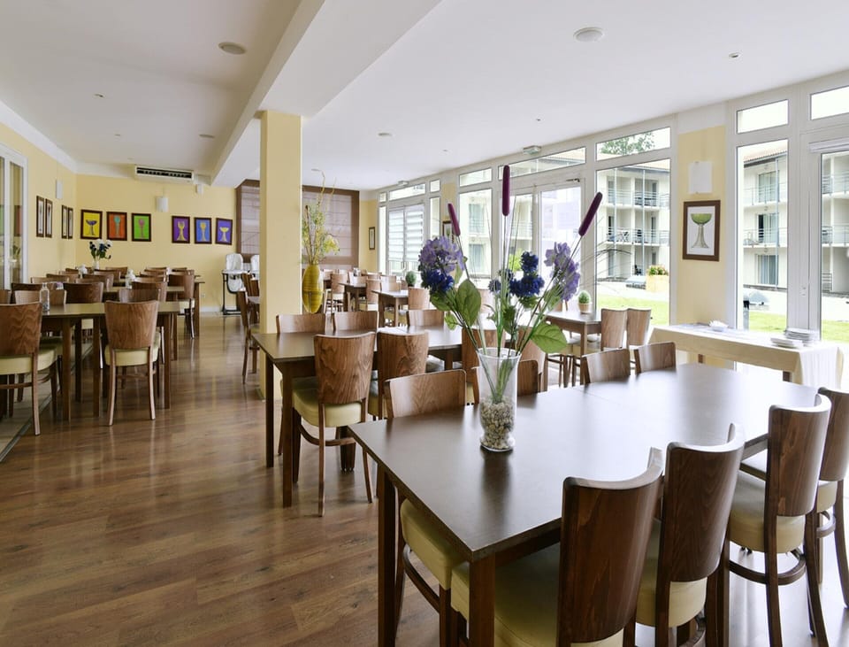 Apartment | Dining