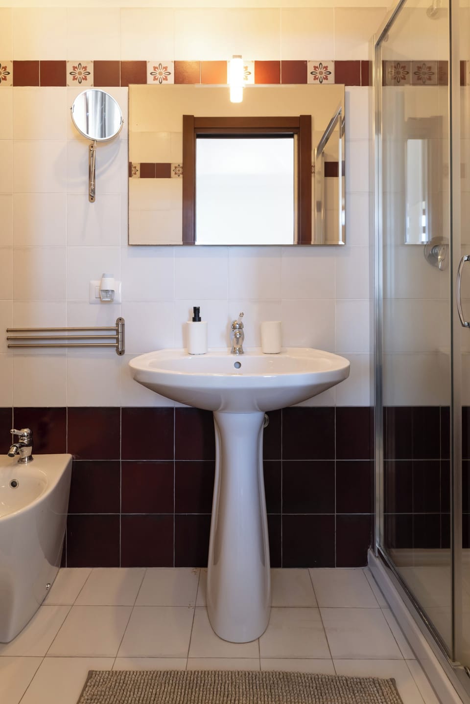 Comfort Double Room, Patio, Courtyard View | Bathroom | Shower, hair dryer, towels, soap