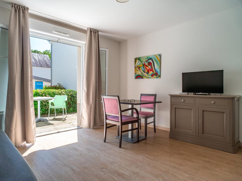 Apartment | Dining
