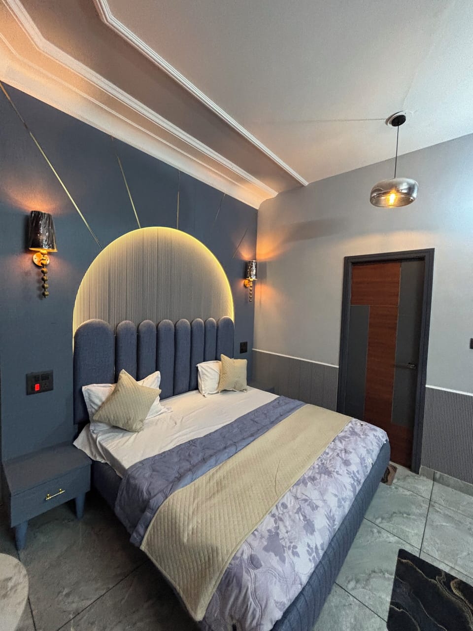 Luxury Double or Twin Room, Garden View | Desk, laptop workspace, blackout drapes