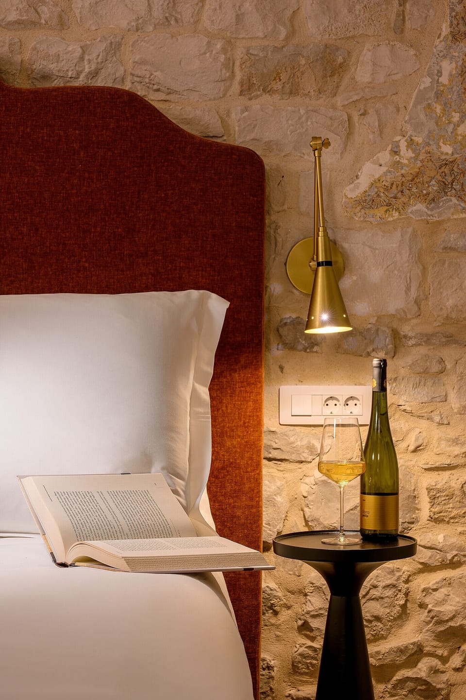 Deluxe House, City View | Egyptian cotton sheets, premium bedding, individually decorated