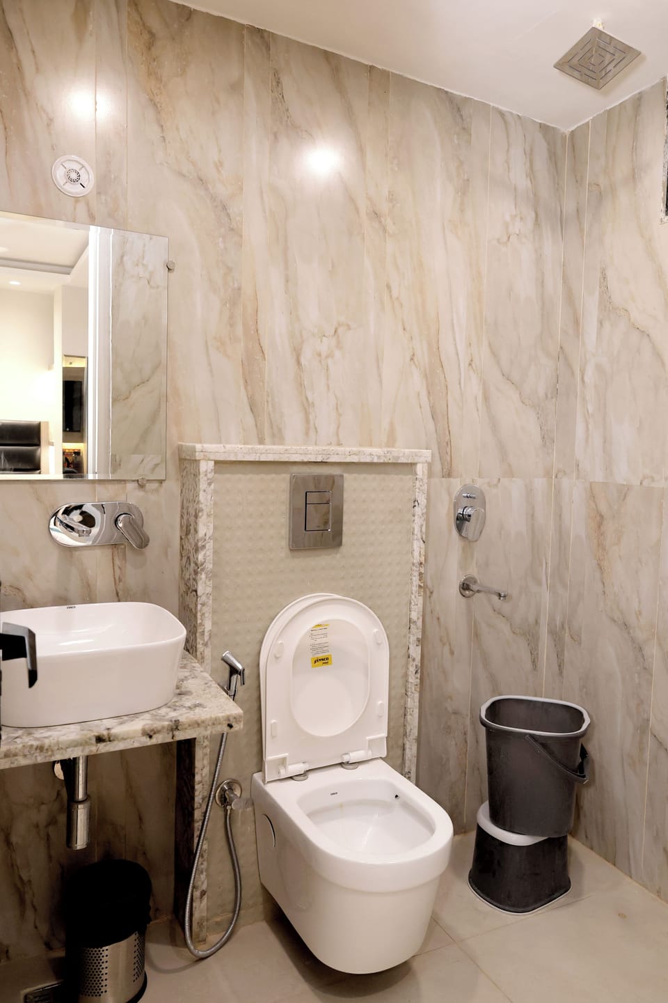 Deluxe Triple Room, City View | Bathroom | Shower, towels, soap, shampoo
