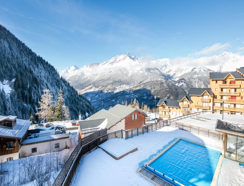 Apartment | Pool | Outdoor pool, a heated pool