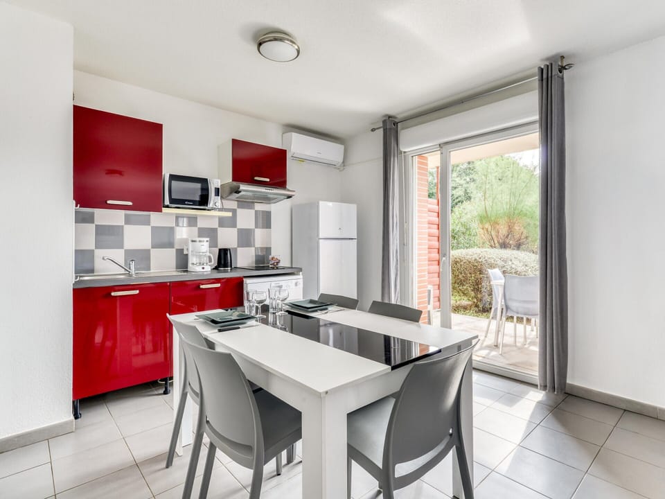 Apartment | Dining