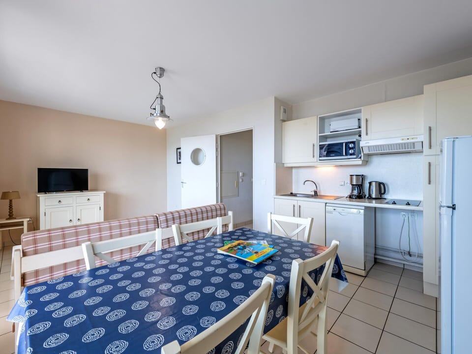 Apartment | Dining