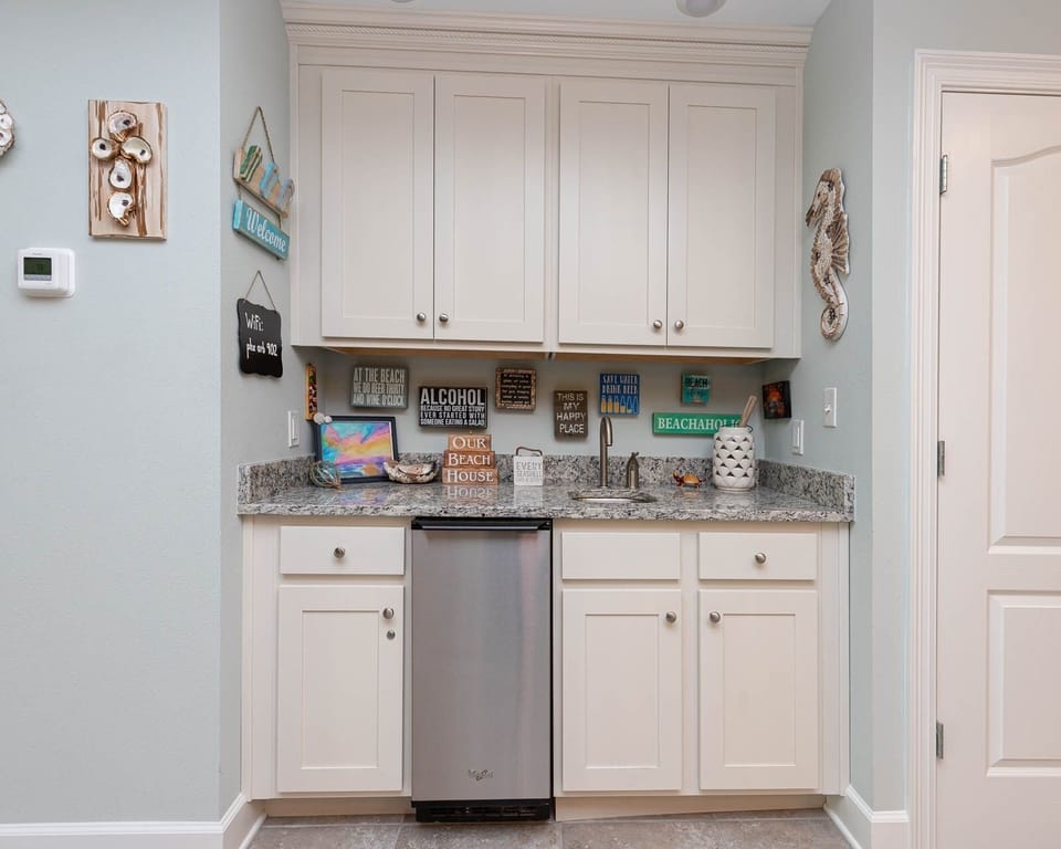 Condo, 3 Bedrooms | Interior