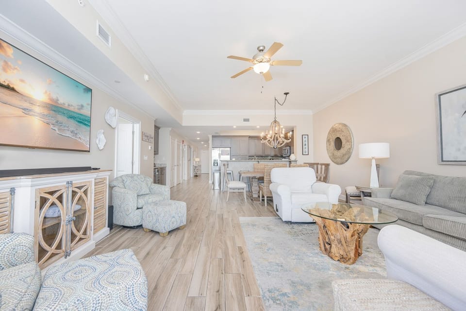 Condo, 3 Bedrooms | Living area
