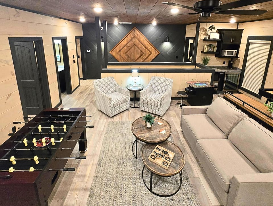 House | 6 bedrooms, high-speed internet