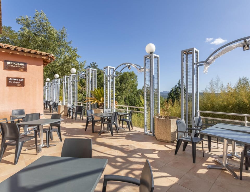 Apartment | Outdoor dining