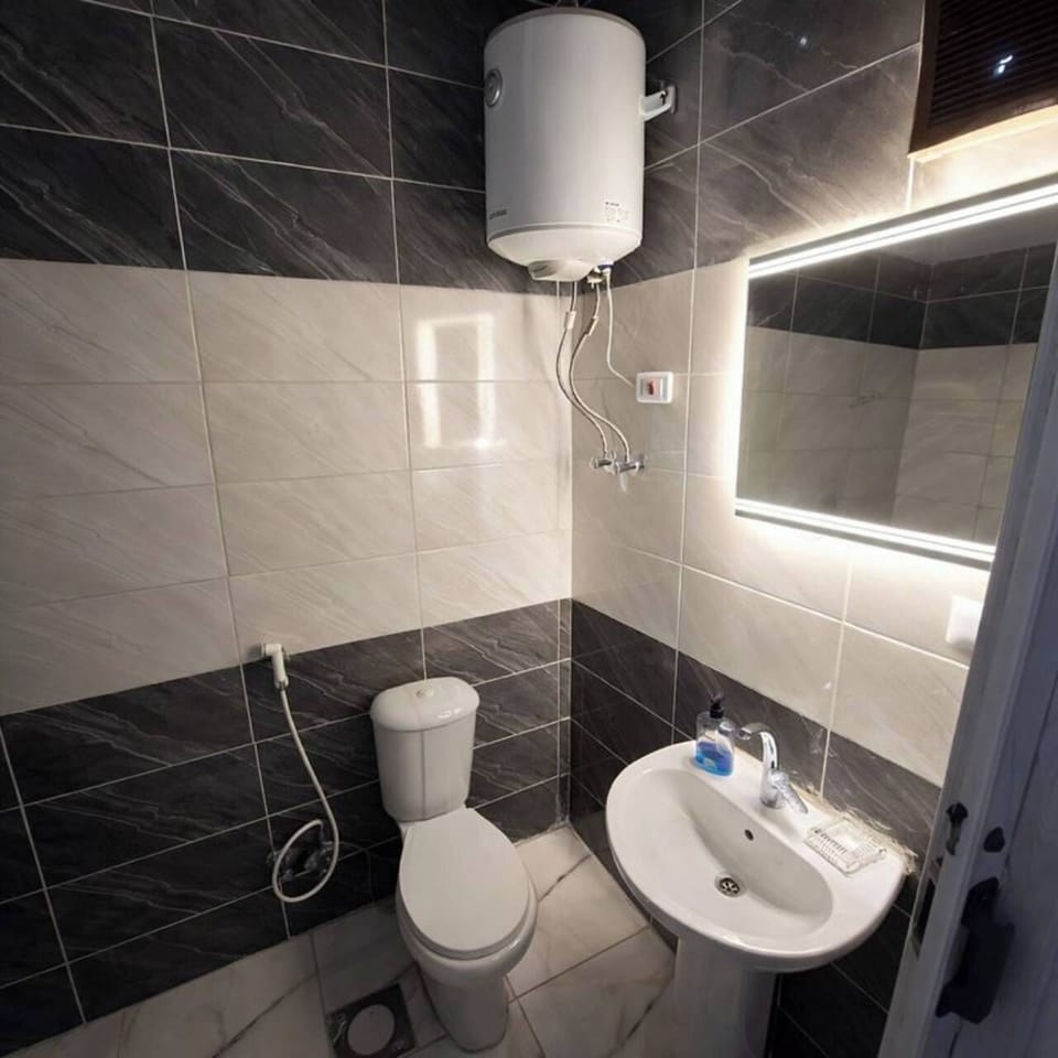 Deluxe Twin Room, Mountain View | Bathroom | Shower, towels, soap, shampoo