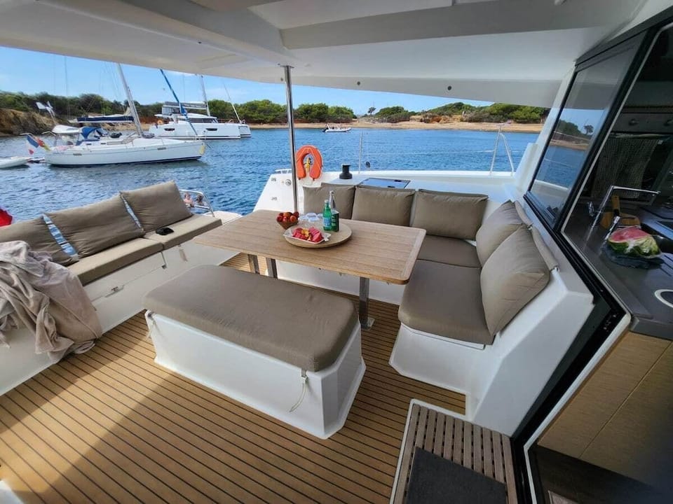 Deluxe Room, Private Bathroom, Harbor View | Interior