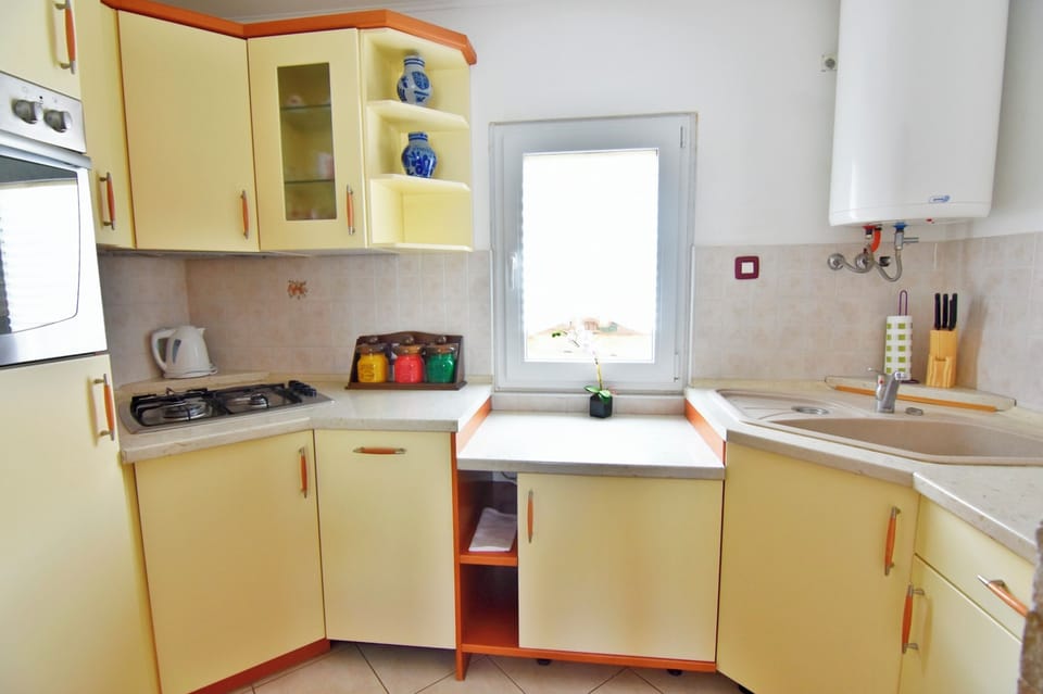 Apartment, 2 Bedrooms, Terrace, Garden View | Interior
