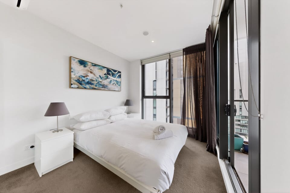 Skyline 2BR Apt Near Metro Ryde Apartment in Sydney