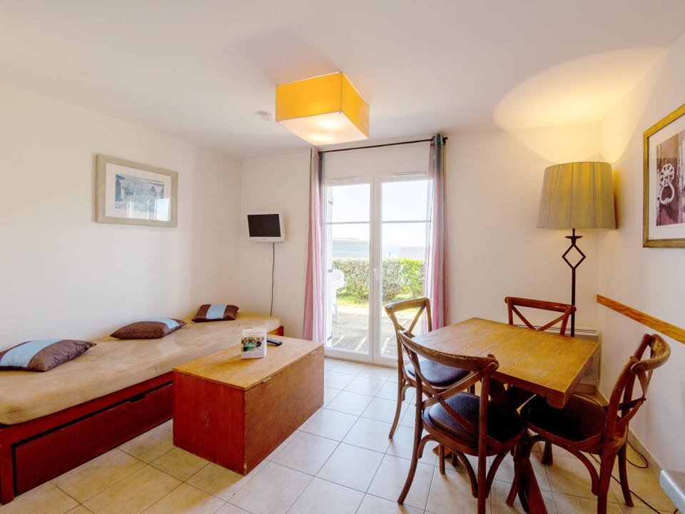 Apartment | Dining