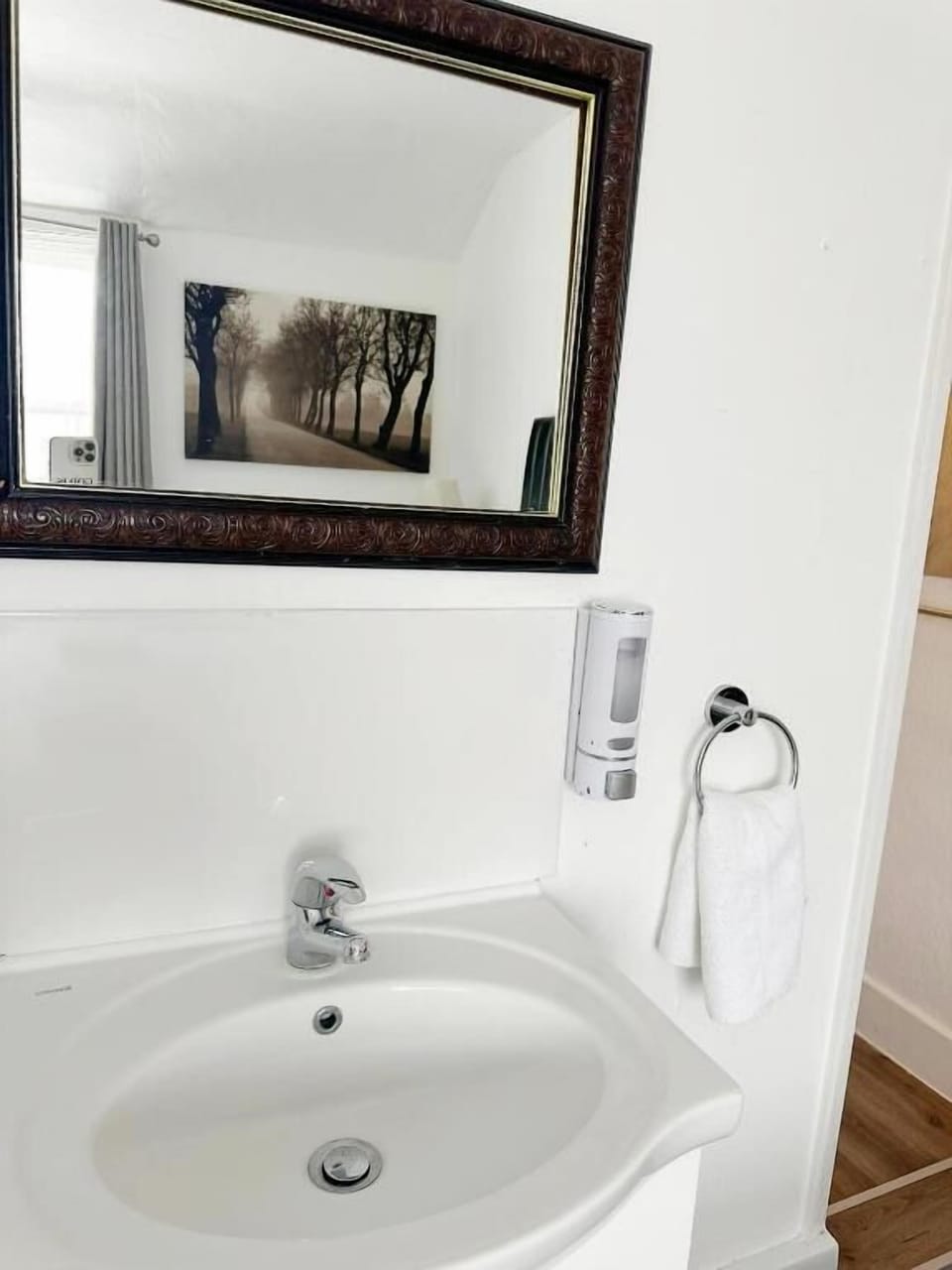 Double Room, City View | Bathroom | Towels, soap, shampoo, toilet paper