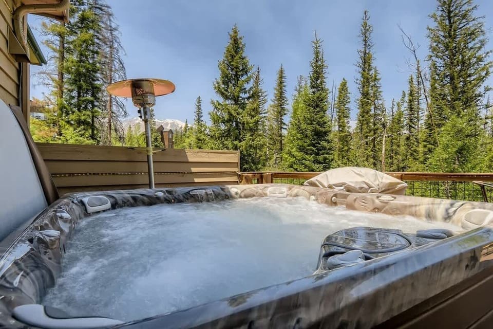 House, Multiple Beds, Hot Tub, Mountain View (A-S-300LP) | Outdoor spa tub