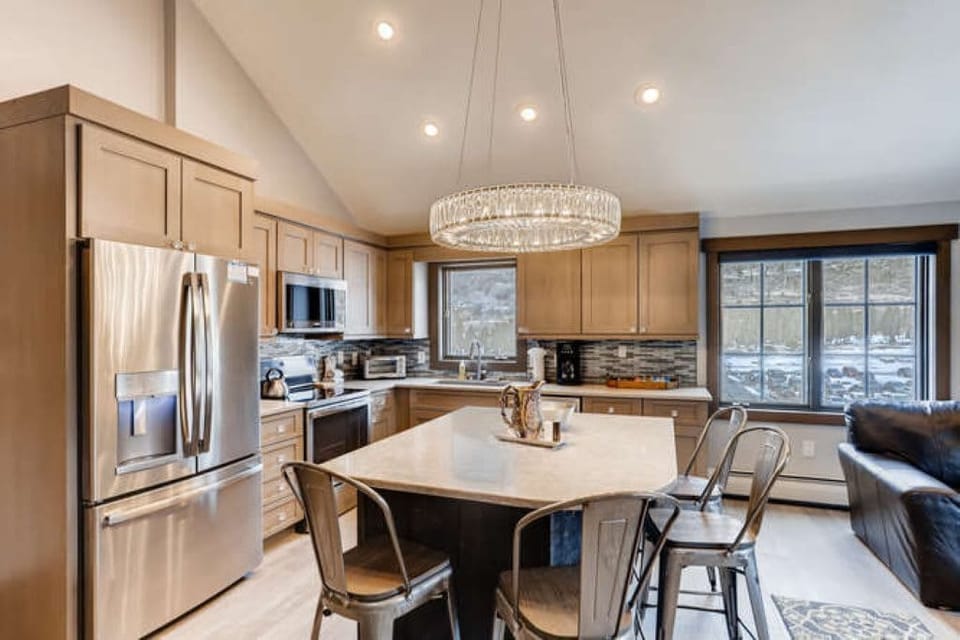 Condo, Multiple Beds, Balcony, Mountain View (A-K-AZ-ES8636) | Private kitchen