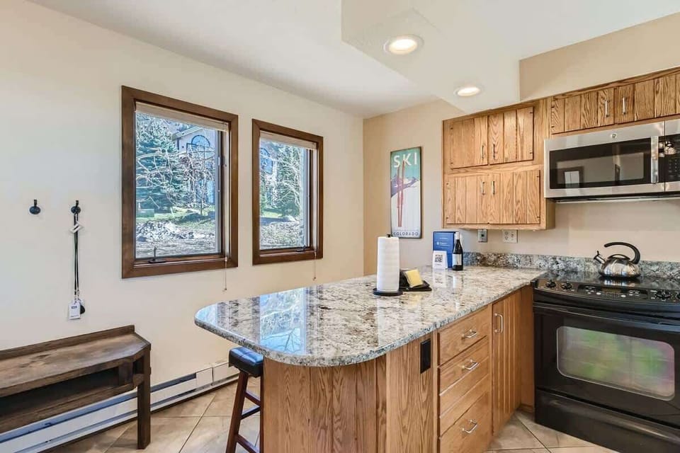 Townhome, Multiple Beds, Patio, Mountain View (A-D-111CTR) | Private kitchen